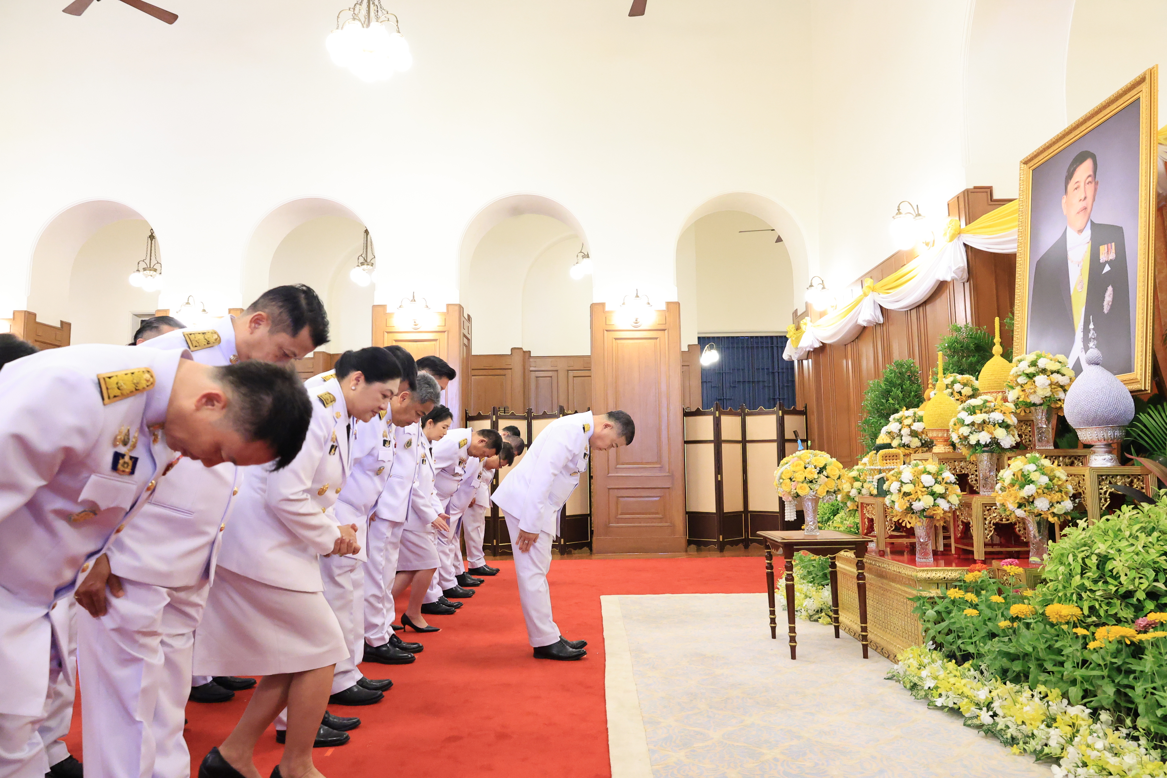 title - เลขาธิการ ส.ป.ก. ร่วมถวายแจกันดอกไม้และลงนามถวายพระพร เนื่องในโอกาสวันเฉลิมพระชนมพรรษา พระบาทสมเด็จพระปรเมนทรรามาธิบดีศรีสินทร มหาวชิราลงกรณ พระวชิรเกล้าเจ้าอยู่หัว 28 กรกฎาคม 2568